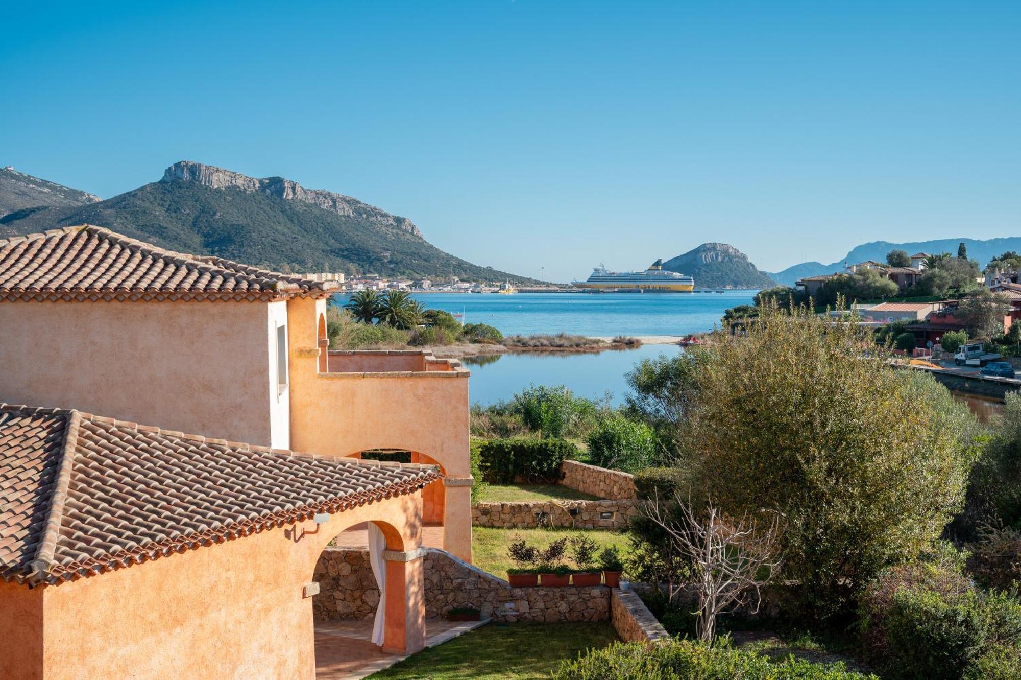 Villaggio Perlacea - Your House In Sardinia ゴルフォ・アランチ エクステリア 写真