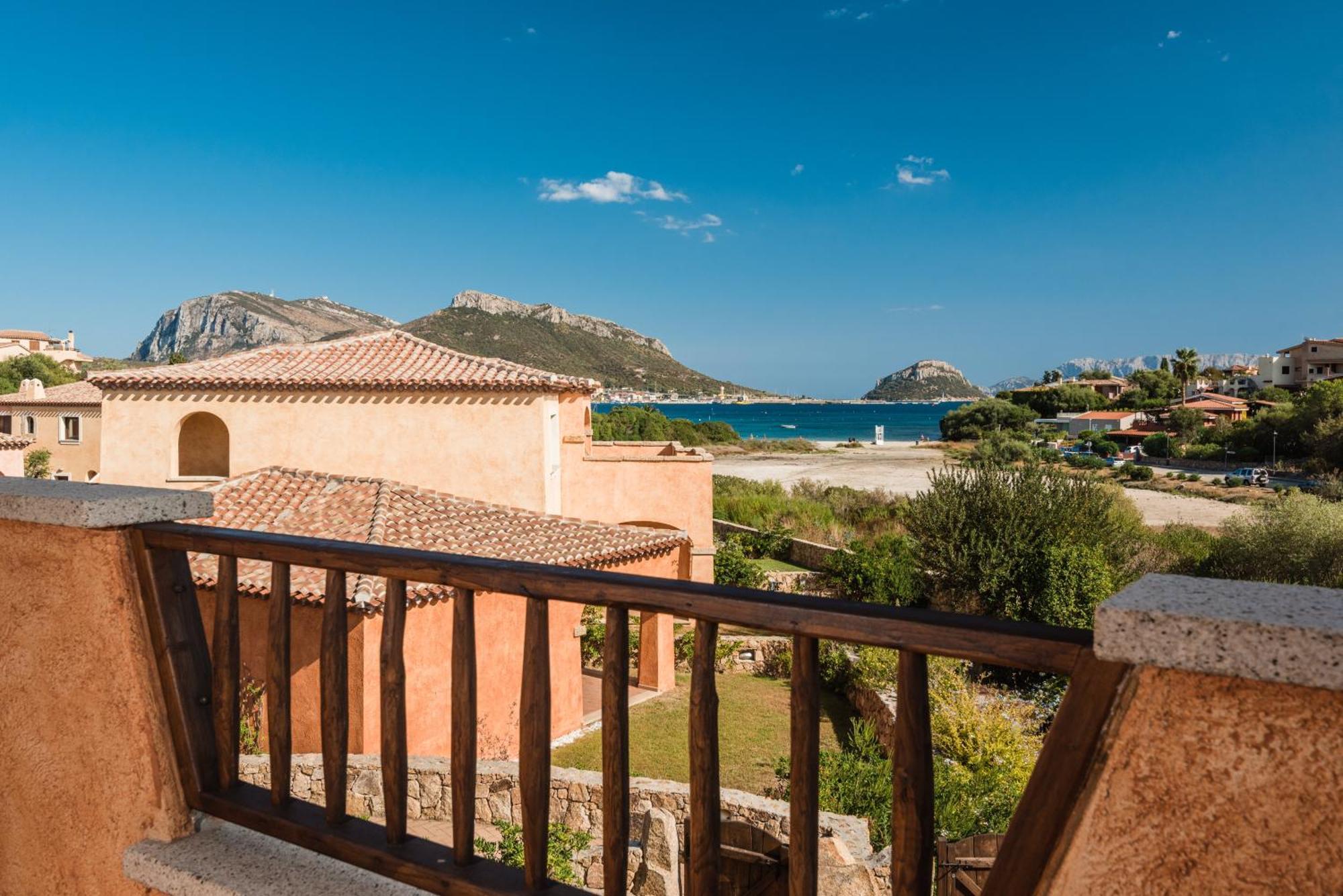 Villaggio Perlacea - Your House In Sardinia ゴルフォ・アランチ エクステリア 写真